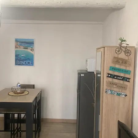 A Deux Pas Du Port Apartman